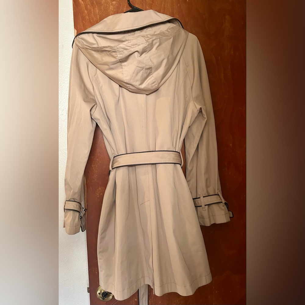 Michael Kors Beige Trench Coat with Black Trim - Picture 2 of 2